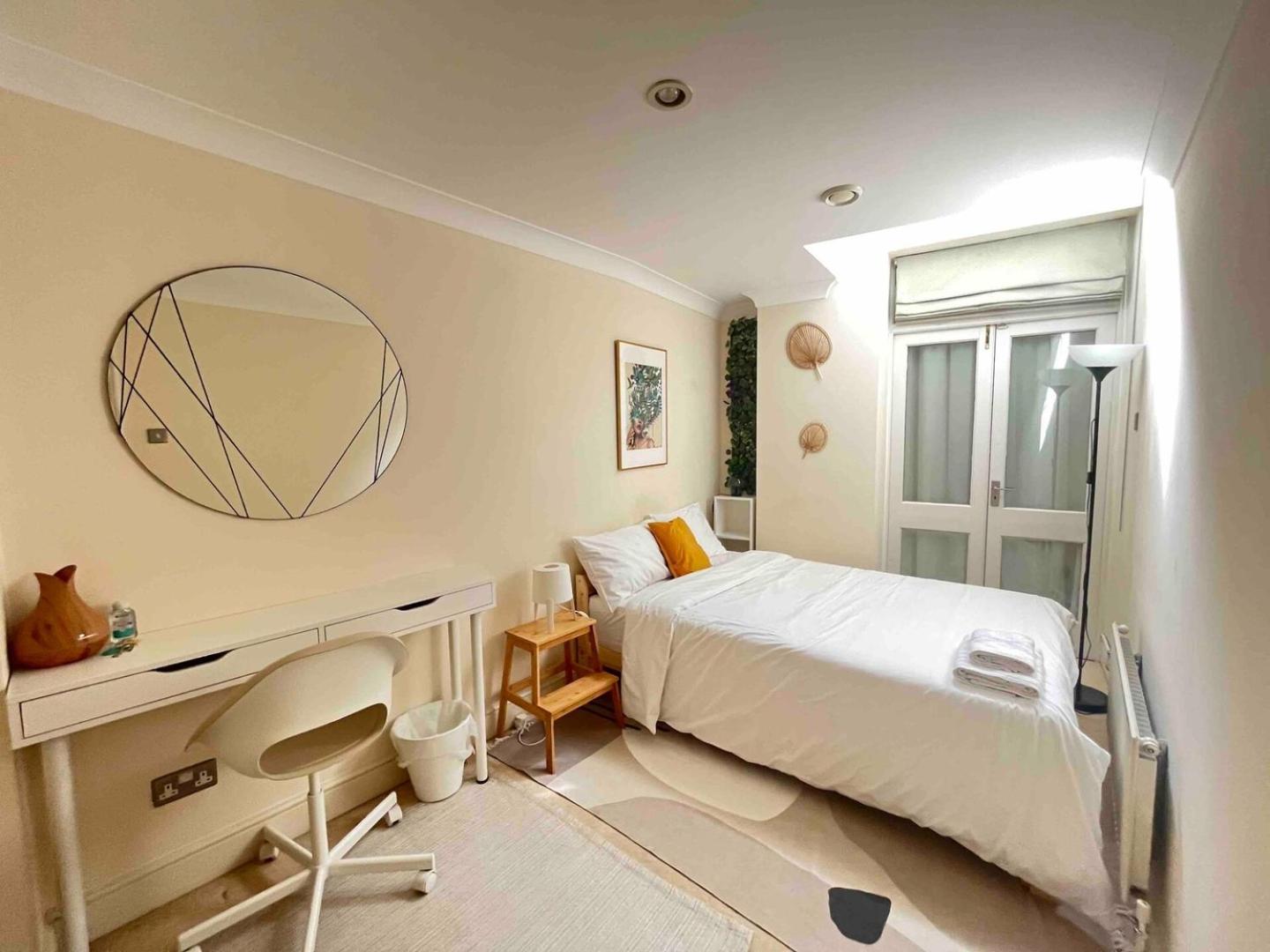Ferienhaus Private Bedroom&bath Marylebone